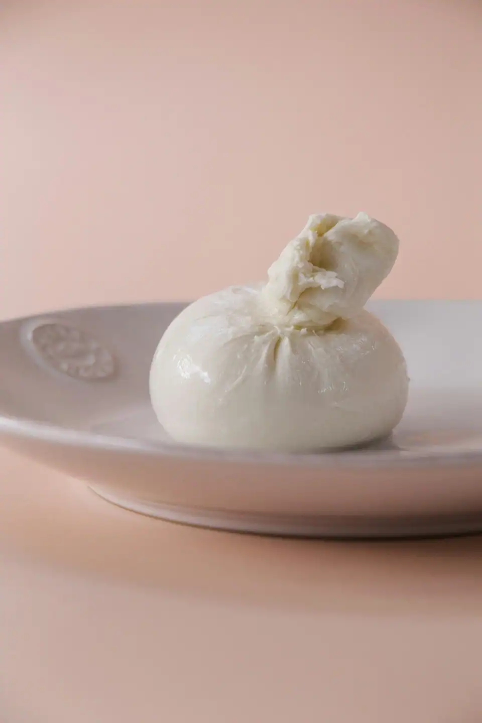Burrata with tomatoes and basil